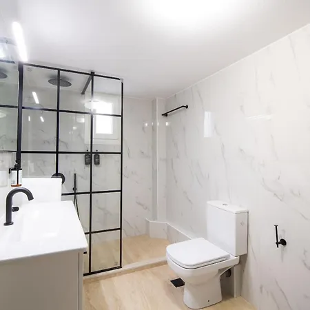 Cosy And Central Апартаменты