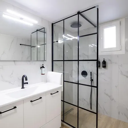 Cosy And Central Апартаменты